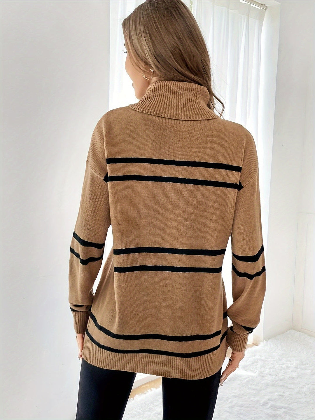 Thea – Suéter de Cuello Alto a Rayas