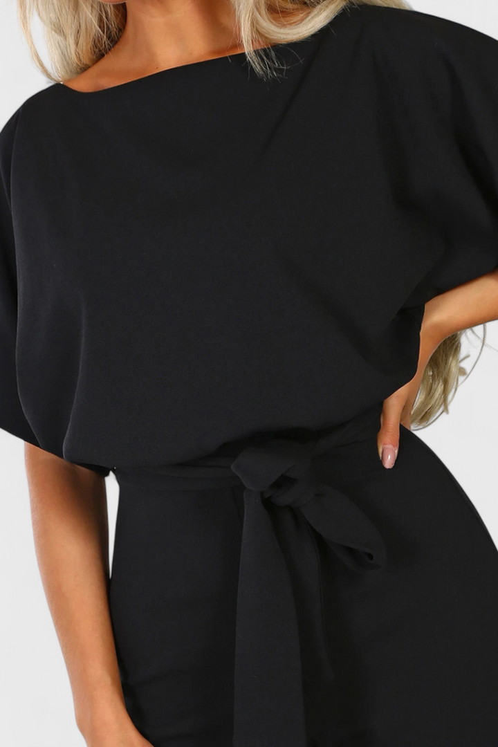 Evie Mono Chic with Fluid Silhouette