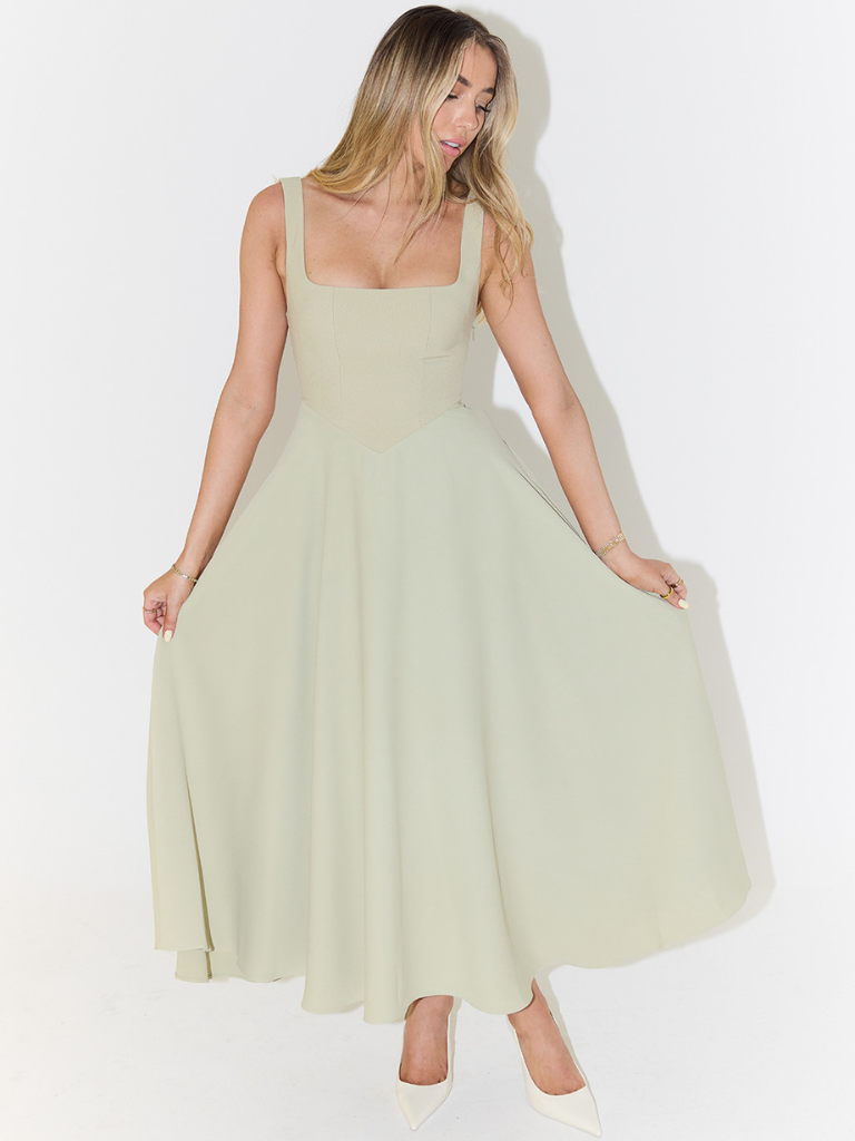 Valeria | Elegance and Style for Every Occasion