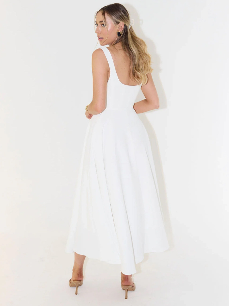 Valeria | Elegance and Style for Every Occasion