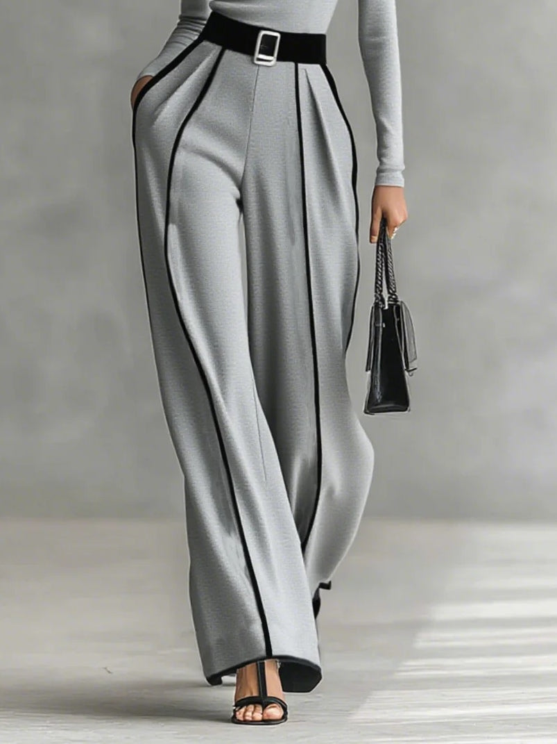 Carmen | Elegant set with contrast detail
