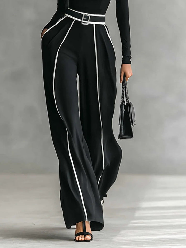 Carmen | Elegant set with contrast detail