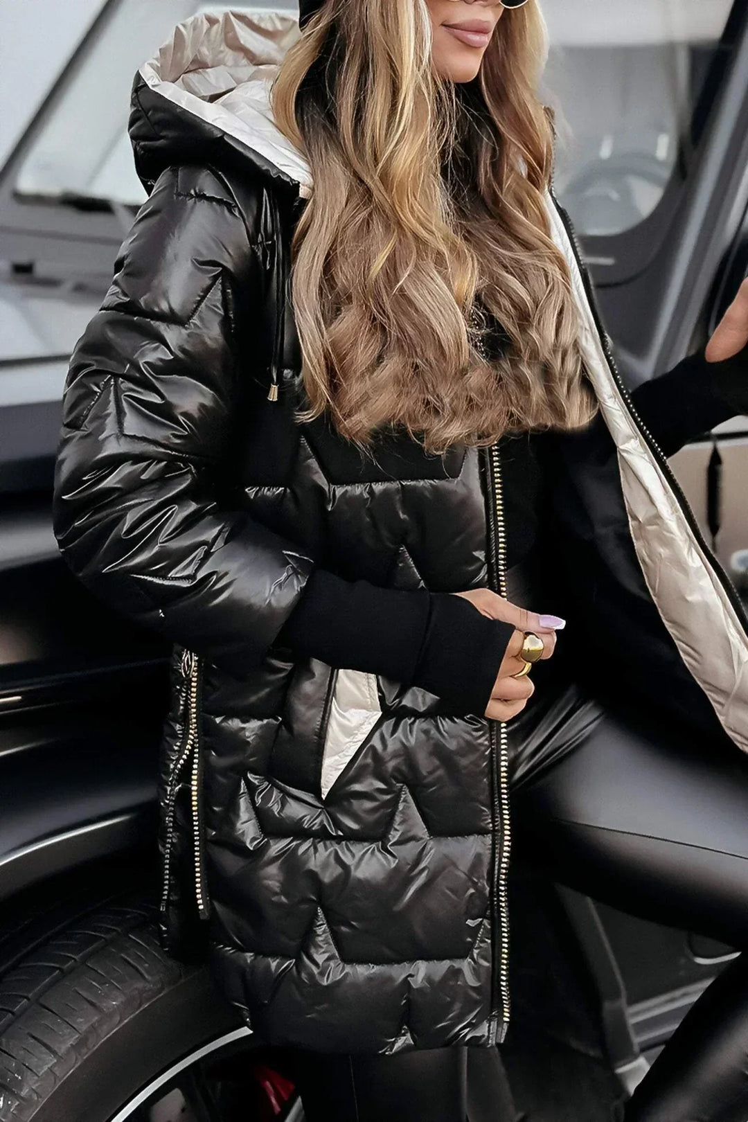 Nora - Elegant Winter Coat with Hood and Padding